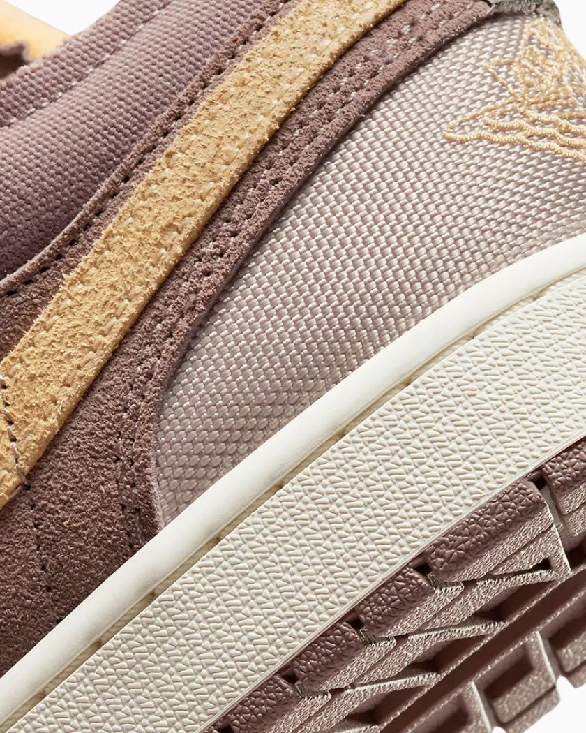 Nike Air Jordan 1 Low SE Craft Sail Taupe Haze