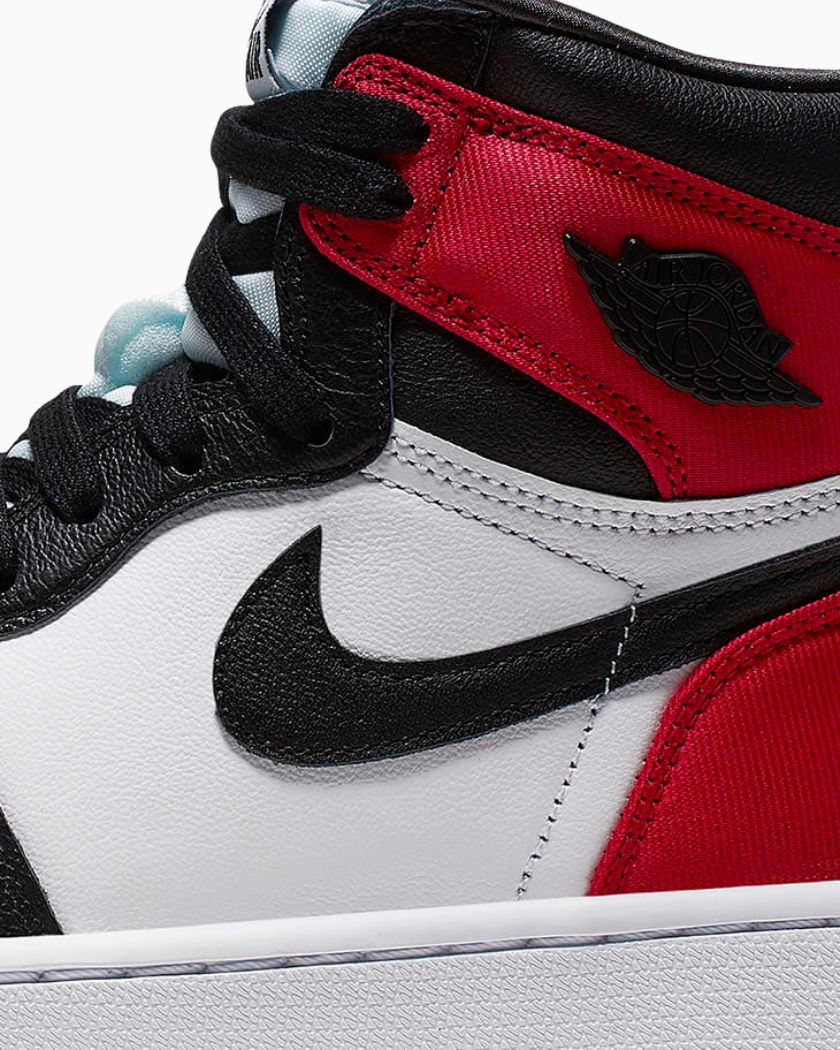 Nike Air Jordan 1 Retro High Satin Black Toe