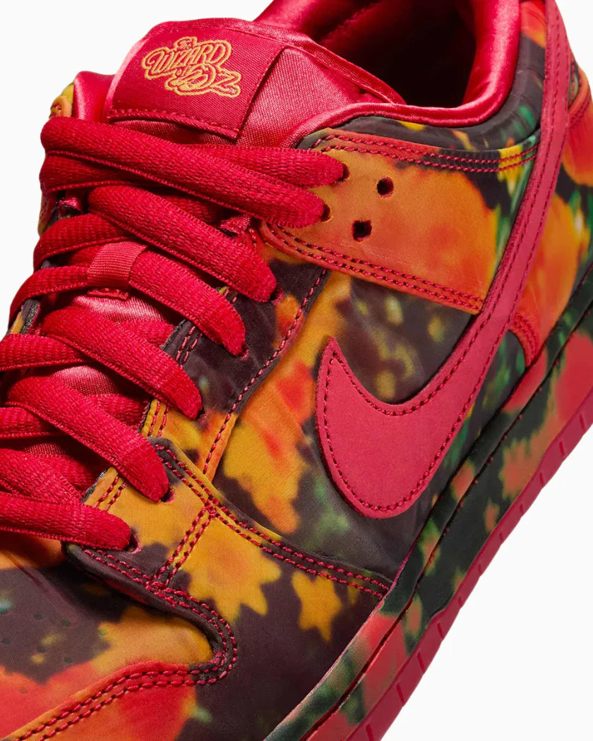 Nike Dunk Low SB The Wizard of Oz Poppy Field