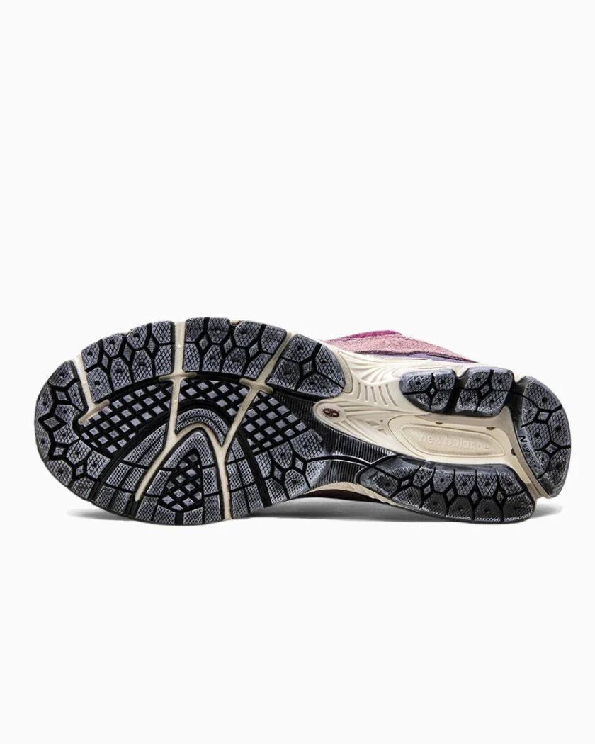 NewBalance 2002R Protection Pack Pink